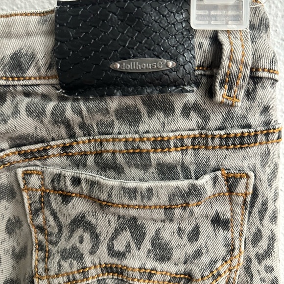 Leopard Print crazy sexy cool Dollhouse jeans size 5 juniors - Picture 5 of 8